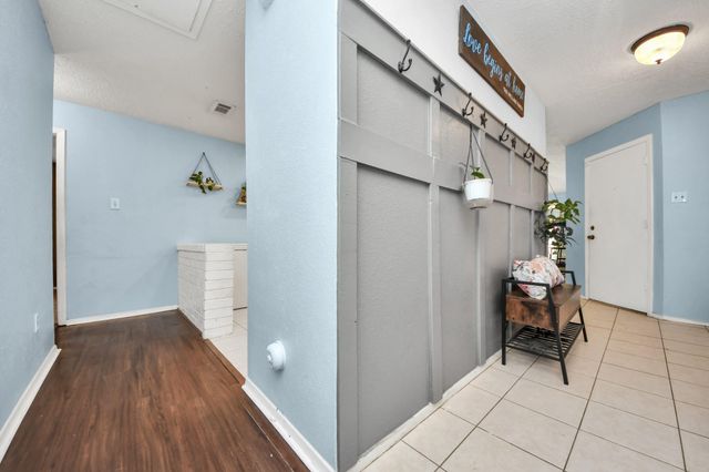 2519 Colonial Ridge Drive, Friendswood, TX 77546