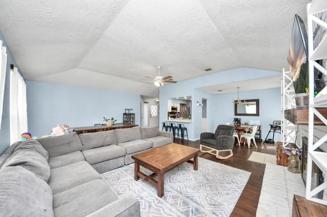 2519 Colonial Ridge Drive, Friendswood, TX 77546