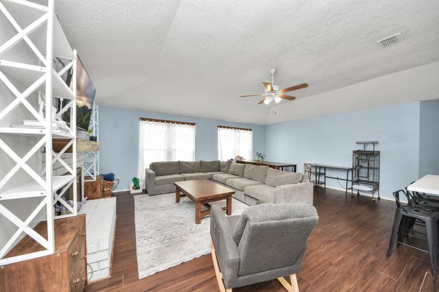 2519 Colonial Ridge Drive, Friendswood, TX 77546
