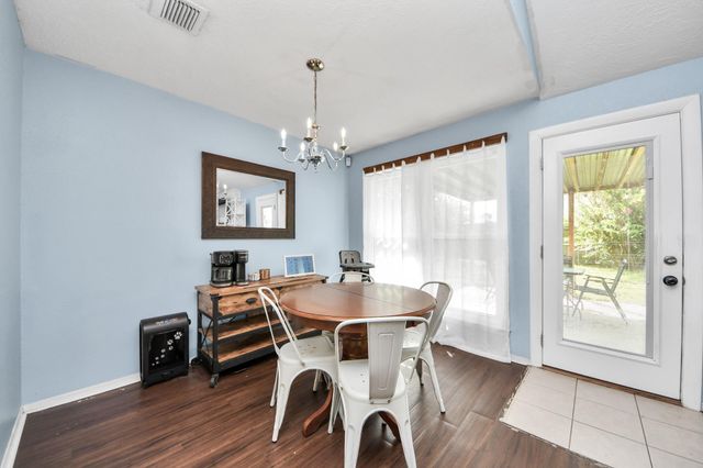 2519 Colonial Ridge Drive, Friendswood, TX 77546