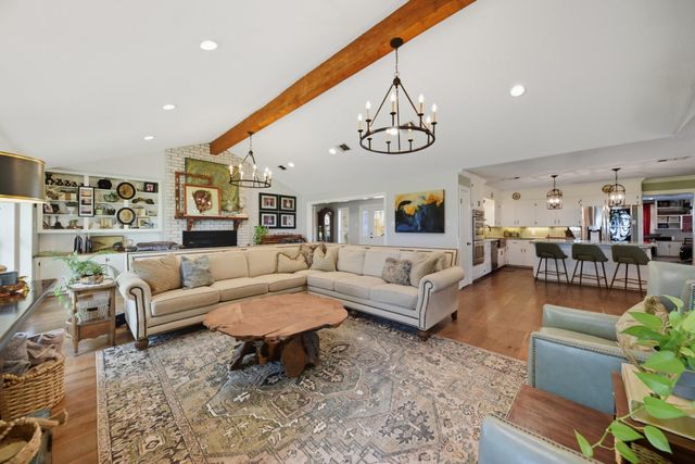 3588 Industry Road, Bleiblerville, TX 78931