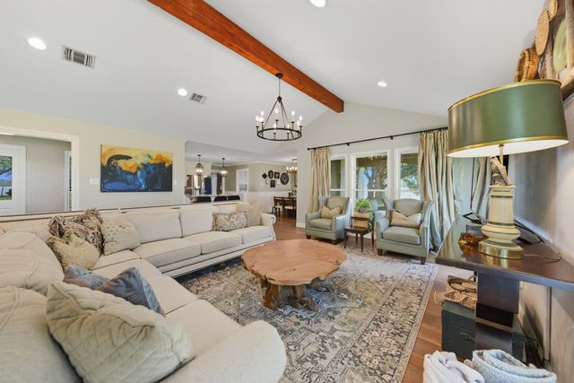 3588 Industry Road, Bleiblerville, TX 78931