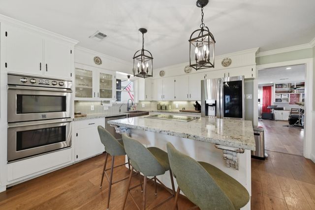 3588 Industry Road, Bleiblerville, TX 78931