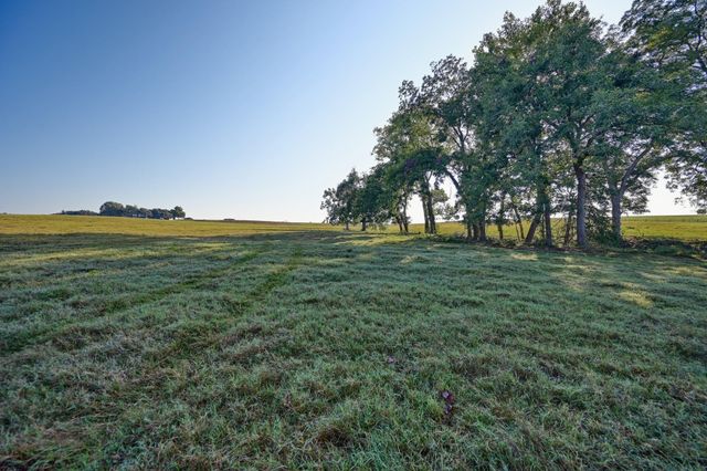 3588 Industry Road, Bleiblerville, TX 78931