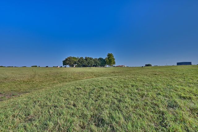3588 Industry Road, Bleiblerville, TX 78931