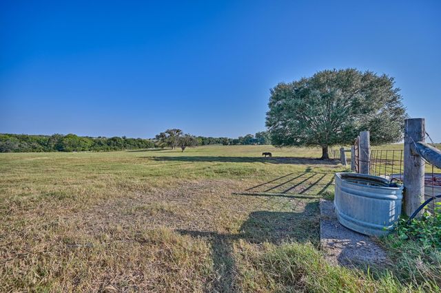 3588 Industry Road, Bleiblerville, TX 78931