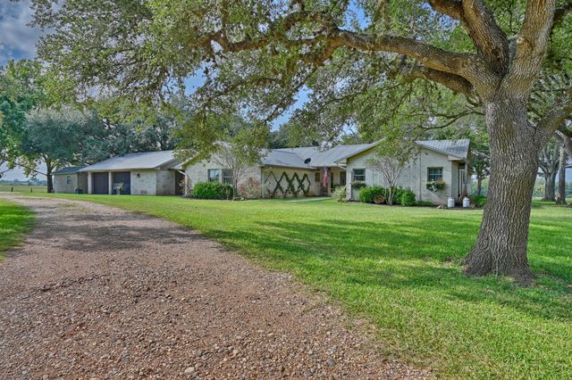 3588 Industry Road, Bleiblerville, TX 78931