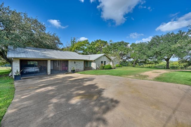 3588 Industry Road, Bleiblerville, TX 78931