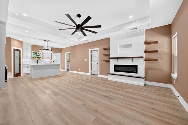 203 Seagrove Lane, Quinlan, TX 75474