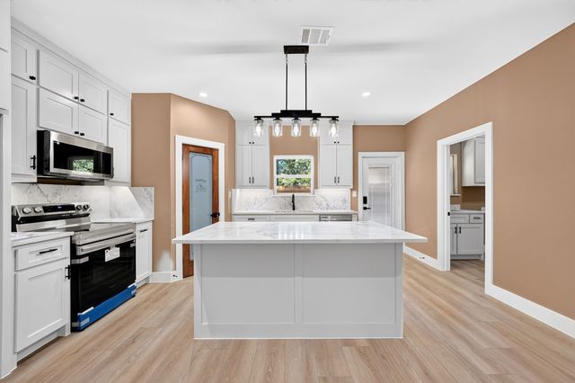 203 Seagrove Lane, Quinlan, TX 75474