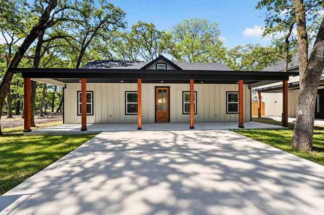 203 Seagrove Lane, Quinlan, TX 75474