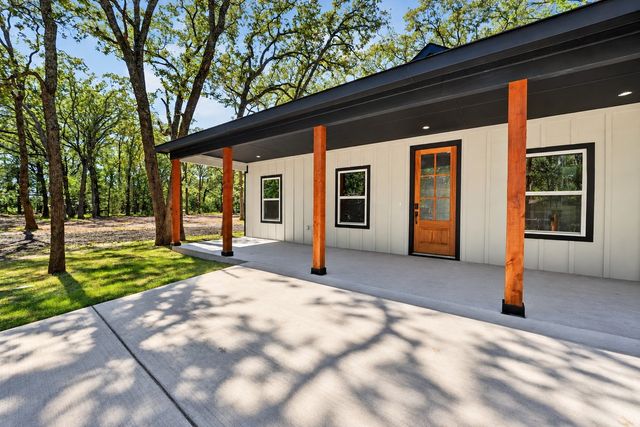 203 Seagrove Lane, Quinlan, TX 75474