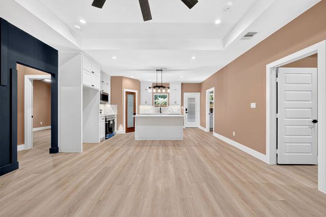 203 Seagrove Lane, Quinlan, TX 75474