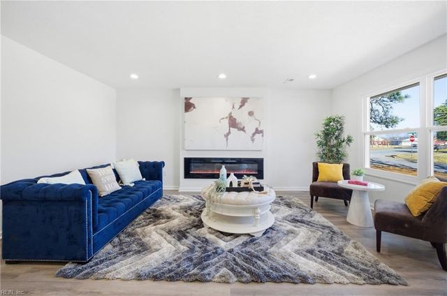 1801 Winter Park CT, Virginia Beach, VA 23453