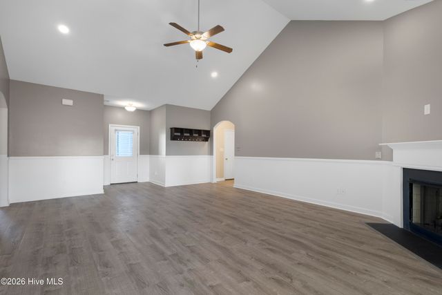 300 Channel Run Lane, Sneads Ferry, NC 28460