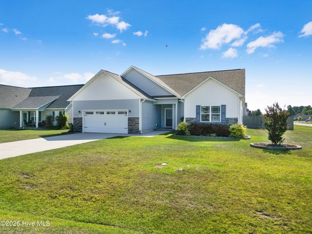 300 Channel Run Lane, Sneads Ferry, NC 28460