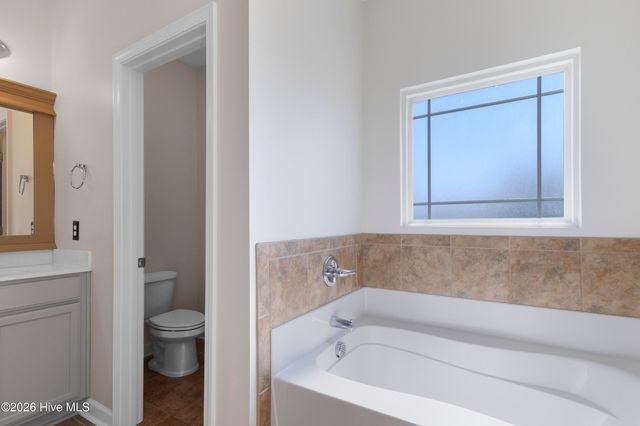 300 Channel Run Lane, Sneads Ferry, NC 28460