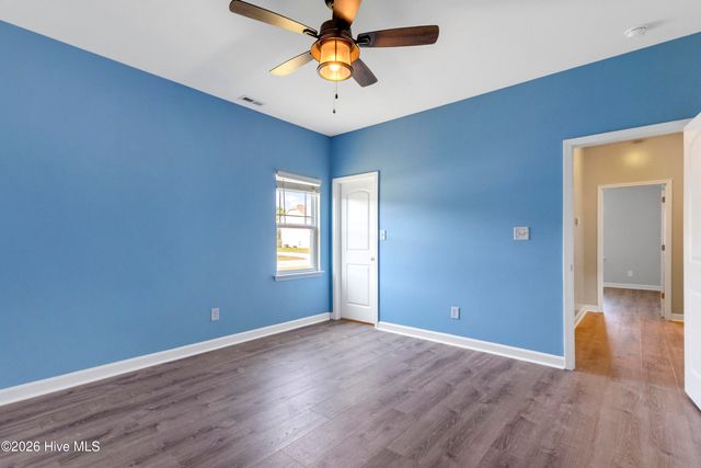 300 Channel Run Lane, Sneads Ferry, NC 28460