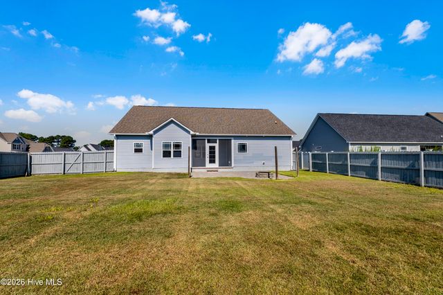 300 Channel Run Lane, Sneads Ferry, NC 28460