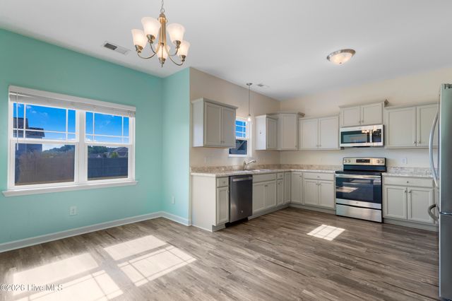 300 Channel Run Lane, Sneads Ferry, NC 28460
