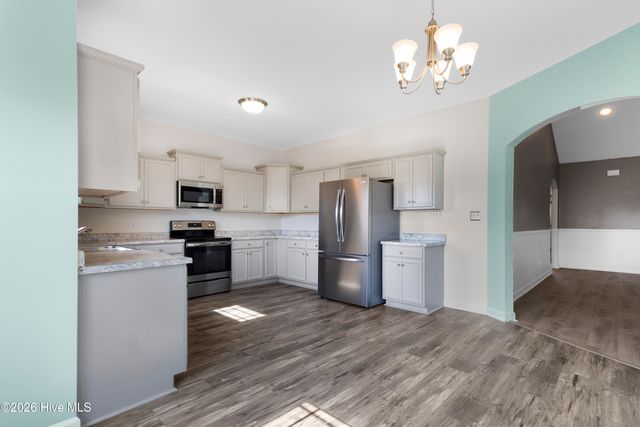 300 Channel Run Lane, Sneads Ferry, NC 28460
