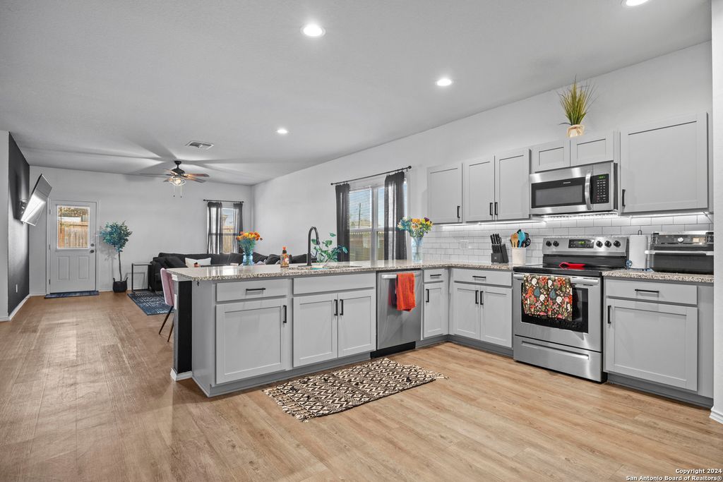 3311 Marshy Oak, San Antonio, TX 78223