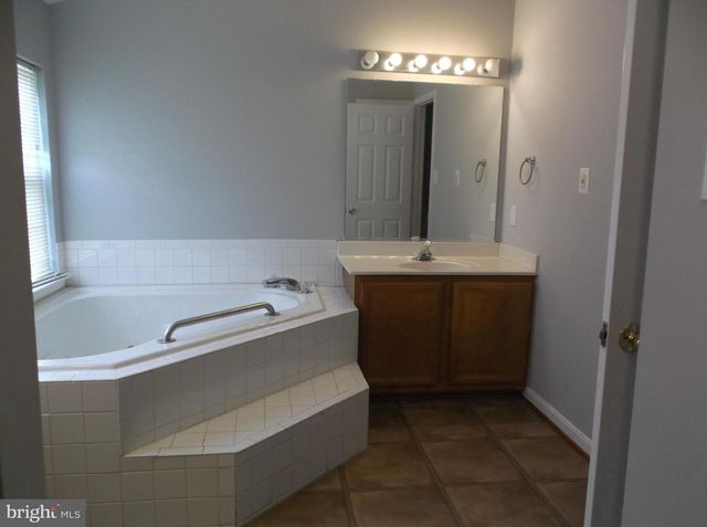 9906 ROBSTOWN PL, Waldorf, MD 20603
