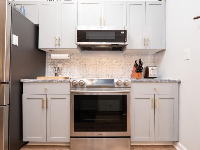 500 Bucksley Lane 107, Daniel Island, SC 29492