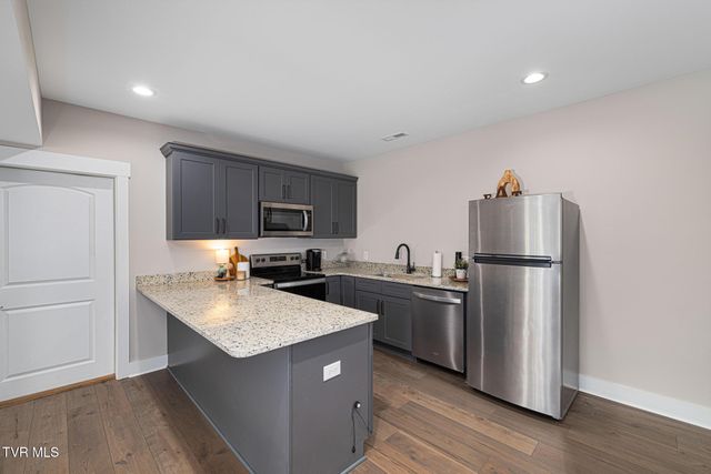1118 Brumit Field, Johnson City, TN 37615