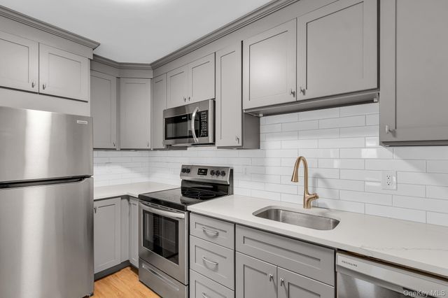 17 HASTINGS B, Yorktown Heights, NY 10598