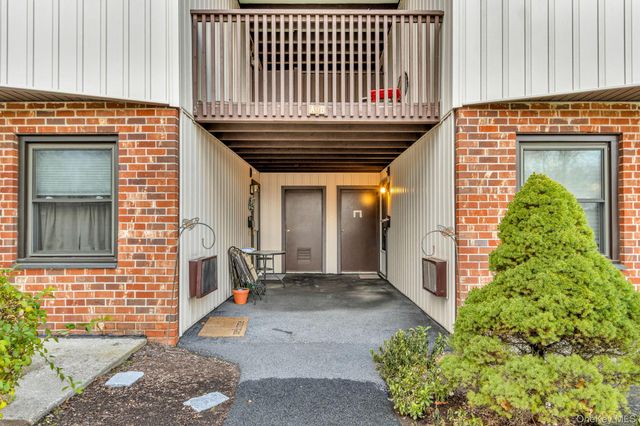 17 HASTINGS B, Yorktown Heights, NY 10598