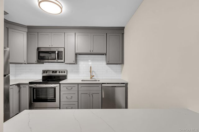 17 HASTINGS B, Yorktown Heights, NY 10598