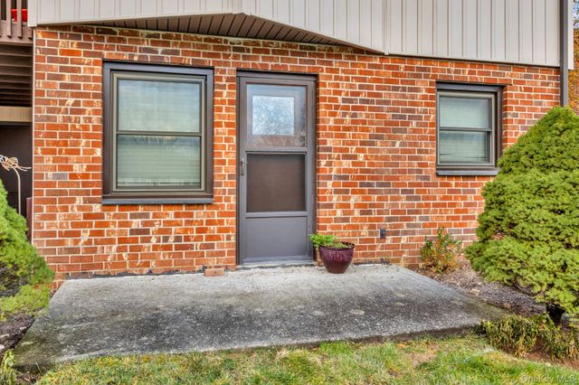 17 HASTINGS B, Yorktown Heights, NY 10598