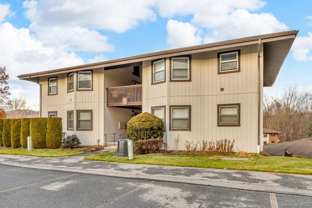 17 HASTINGS B, Yorktown Heights, NY 10598