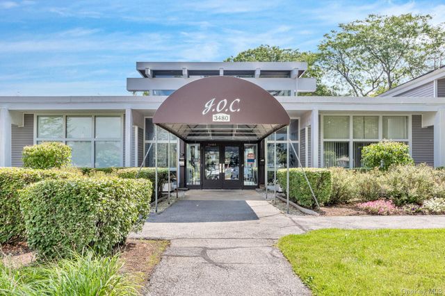 17 HASTINGS B, Yorktown Heights, NY 10598