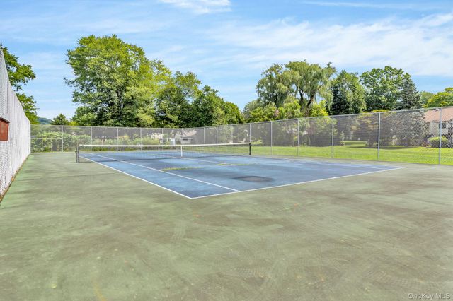 17 HASTINGS B, Yorktown Heights, NY 10598