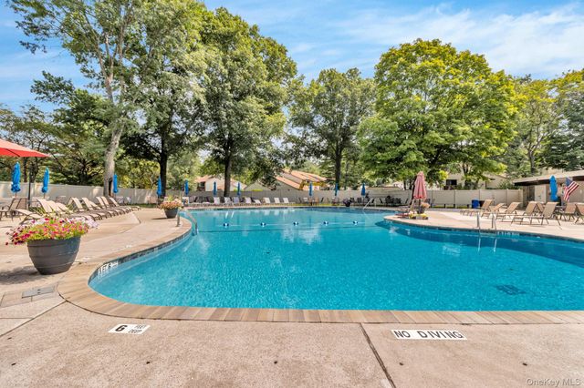 17 HASTINGS B, Yorktown Heights, NY 10598