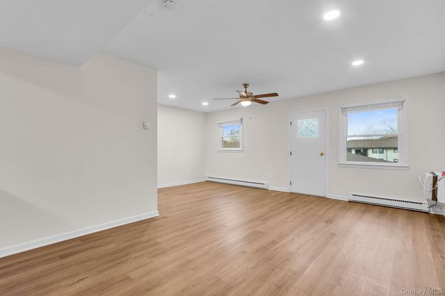 17 HASTINGS B, Yorktown Heights, NY 10598