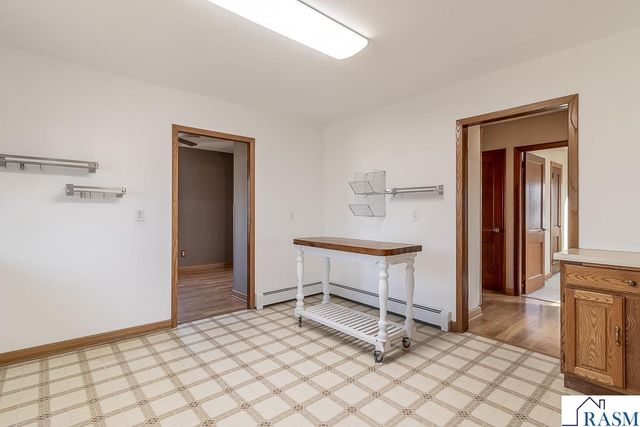 205 Park St N, Fairfax, MN 55332