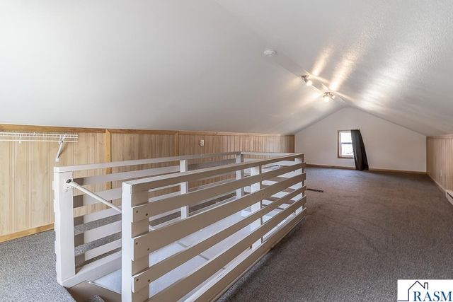 205 Park St N, Fairfax, MN 55332