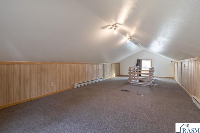 205 Park St N, Fairfax, MN 55332