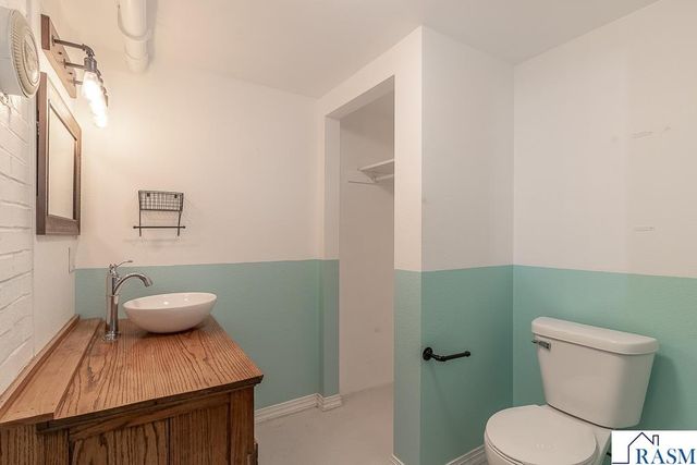 205 Park St N, Fairfax, MN 55332