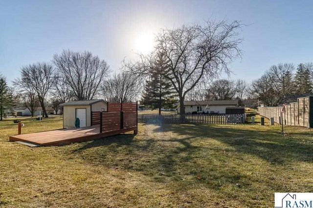 205 Park St N, Fairfax, MN 55332