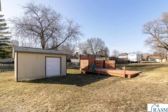 205 Park St N, Fairfax, MN 55332