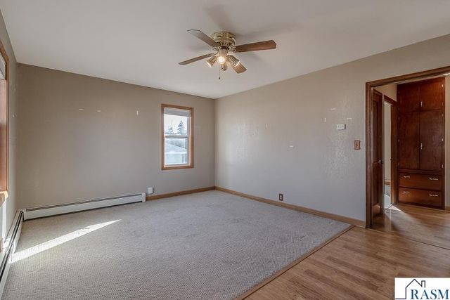 205 Park St N, Fairfax, MN 55332