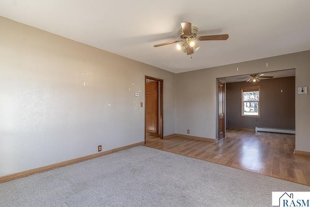 205 Park St N, Fairfax, MN 55332