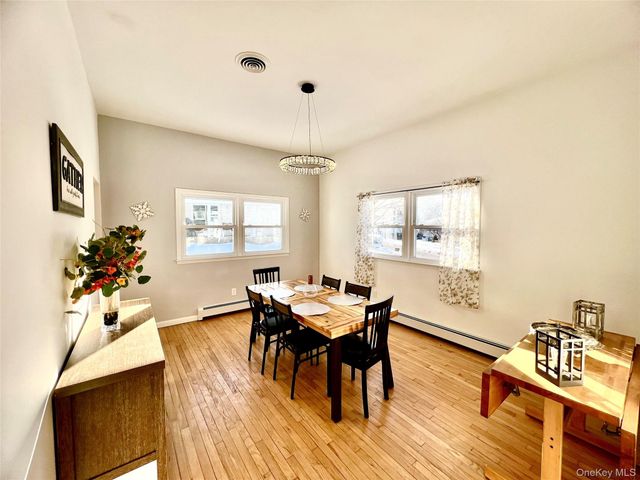 14 Rdean Place, Middletown, NY 10940