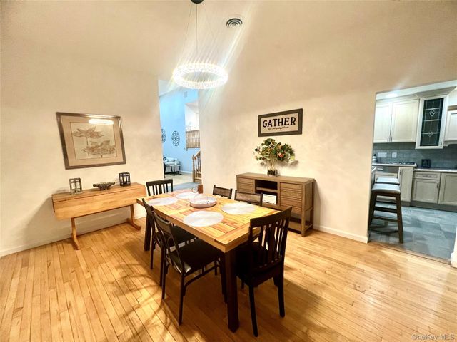 14 Rdean Place, Middletown, NY 10940