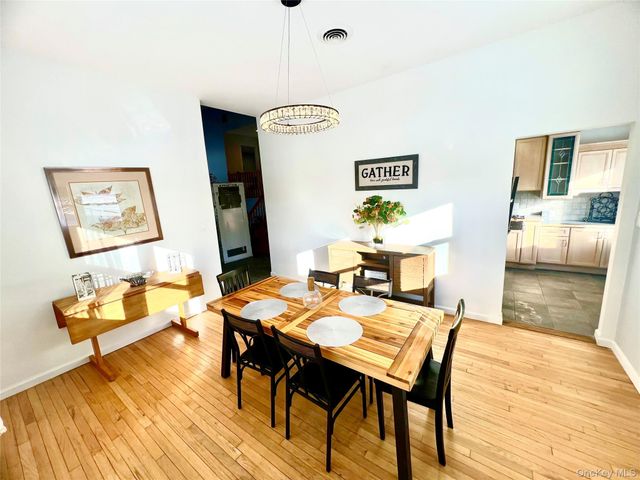 14 Rdean Place, Middletown, NY 10940