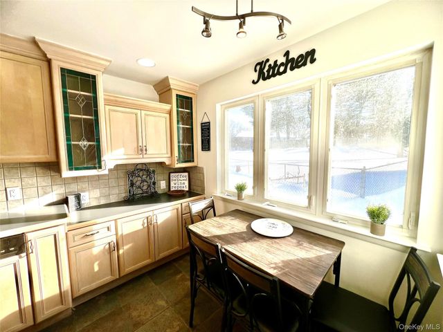 14 Rdean Place, Middletown, NY 10940